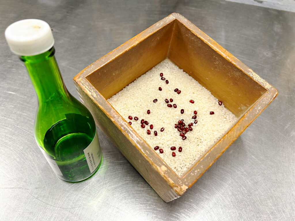 御神酒と小豆飯